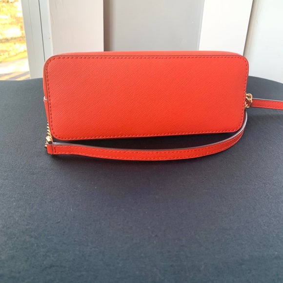 NWT authentic MK leather dome crossbody clementine - Picture 4 of 6